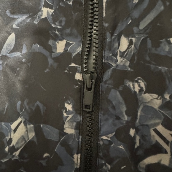 Men's Theory Black and Blue Patterned Windbreaker Jacket - Picture 2 of 6